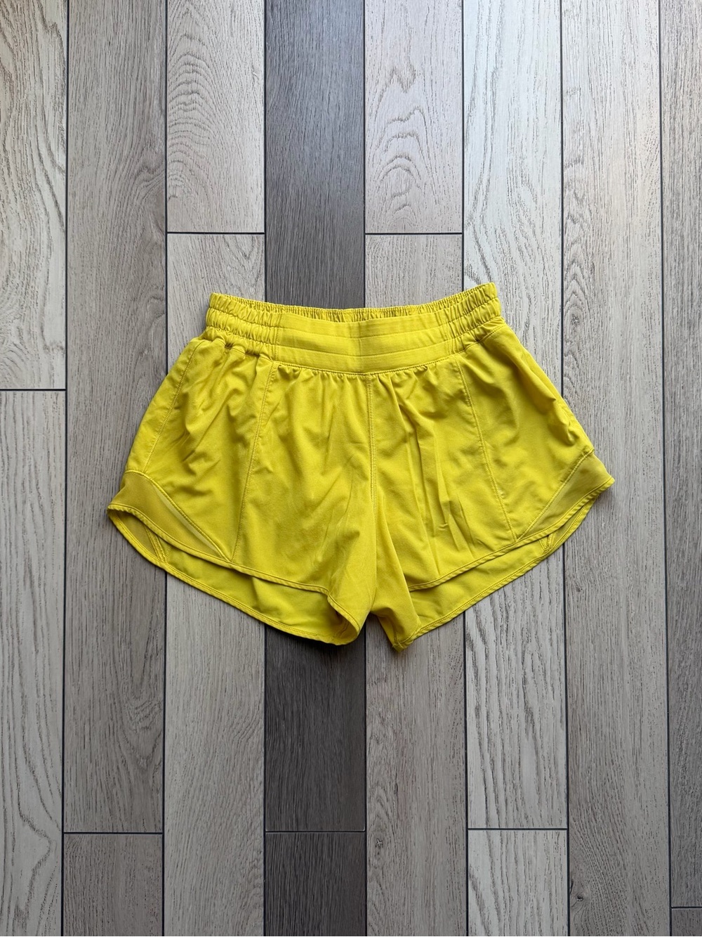 Lululemon Women’s Yellow Athletic Shorts size 6